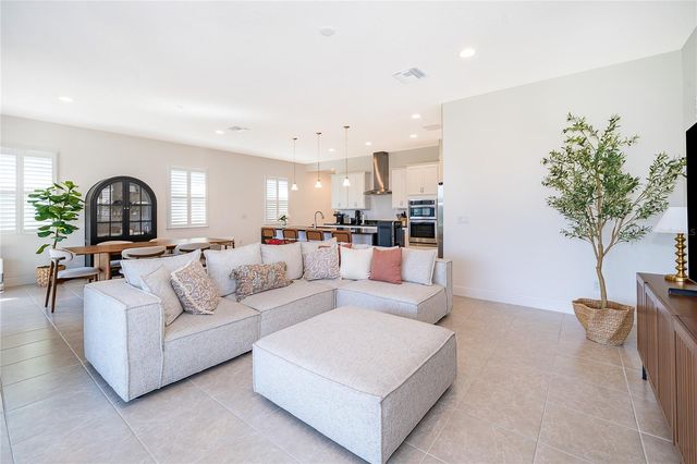 8124 MABURY LANE, Orlando, FL 32832