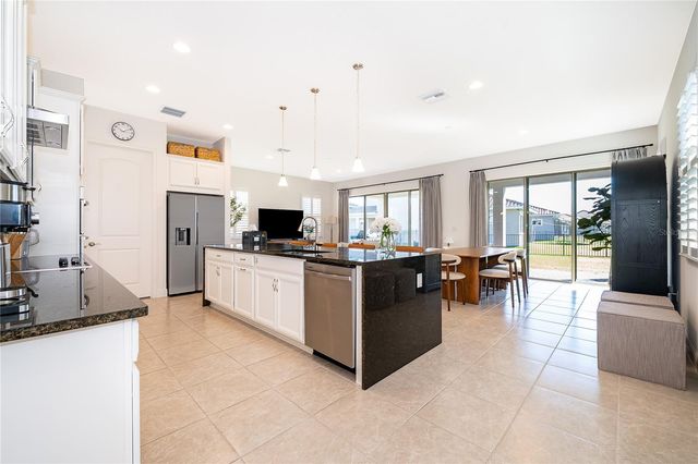 8124 MABURY LANE, Orlando, FL 32832