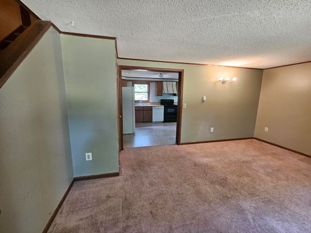 94 Wason Road, Hudson, NH 03051