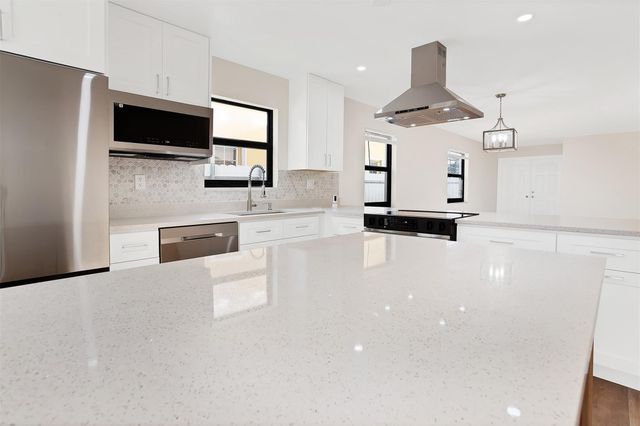 391 NW 58th Avenue, Miami, FL 33126