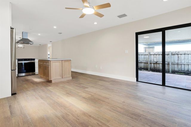 391 NW 58th Avenue, Miami, FL 33126