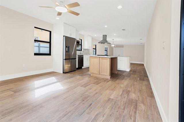 391 NW 58th Avenue, Miami, FL 33126