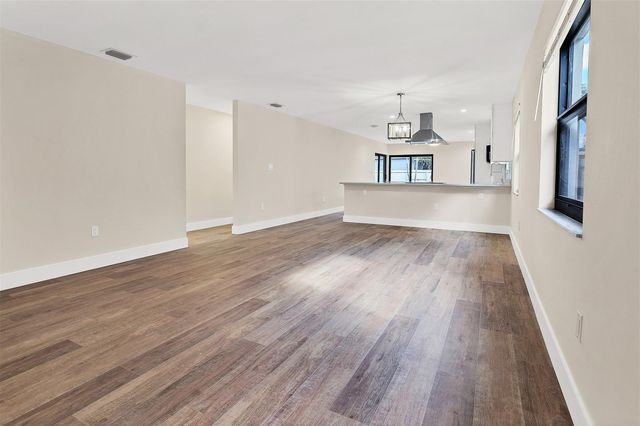 391 NW 58th Avenue, Miami, FL 33126