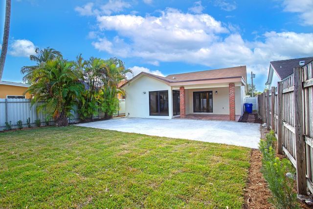 391 NW 58th Avenue, Miami, FL 33126