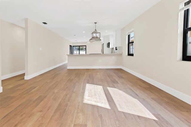 391 NW 58th Avenue, Miami, FL 33126