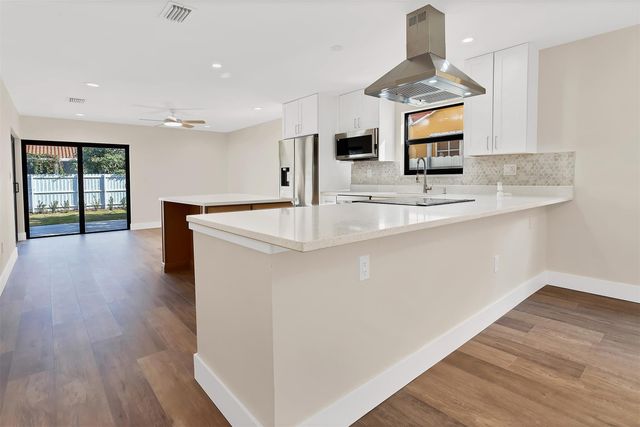 391 NW 58th Avenue, Miami, FL 33126