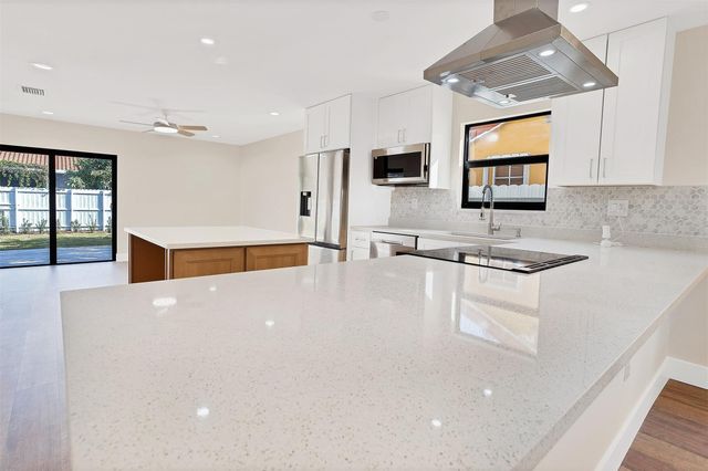 391 NW 58th Avenue, Miami, FL 33126