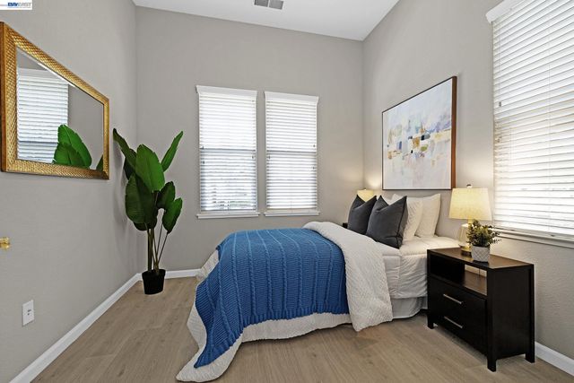 34500 Torrey Pine Ln, Union City, CA 94587