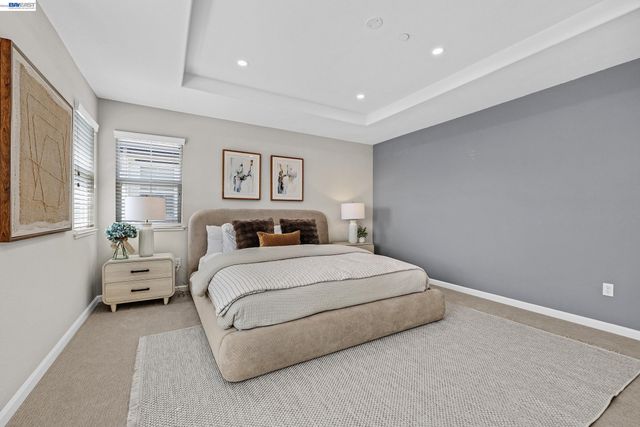 34500 Torrey Pine Ln, Union City, CA 94587