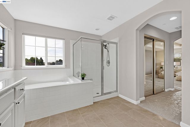 34500 Torrey Pine Ln, Union City, CA 94587