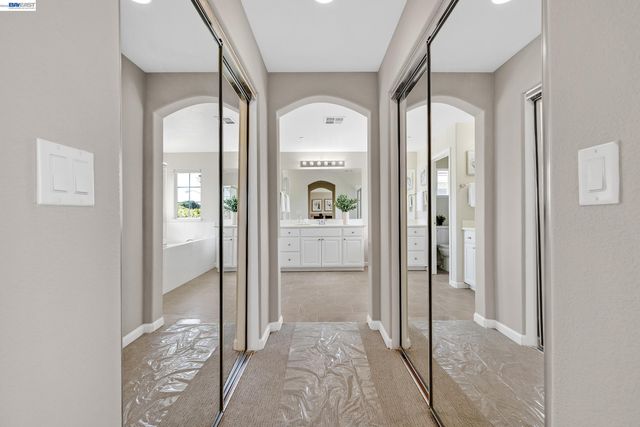 34500 Torrey Pine Ln, Union City, CA 94587