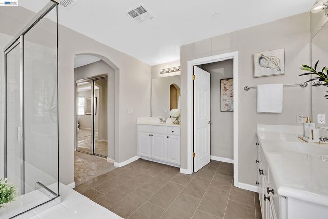 34500 Torrey Pine Ln, Union City, CA 94587