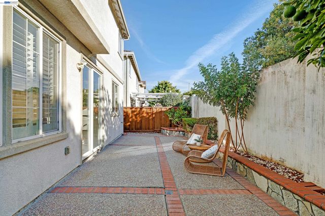 34500 Torrey Pine Ln, Union City, CA 94587