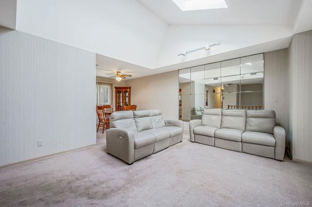 18 Roslyn Court, East Patchogue, NY 11772