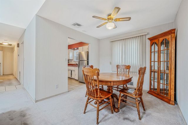 18 Roslyn Court, East Patchogue, NY 11772