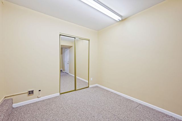 18 Roslyn Court, East Patchogue, NY 11772