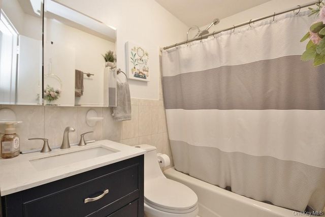 325 County Center Road, White Plains, NY 10603