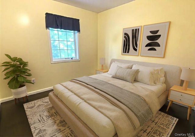 1 Hillcrest Place, Locust Valley, NY 11560