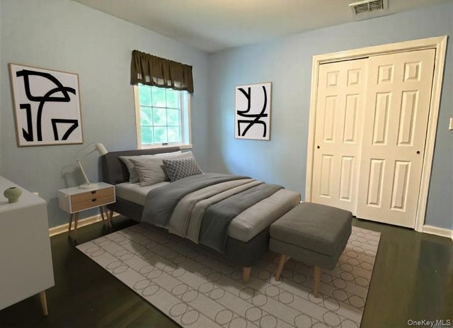 1 Hillcrest Place, Locust Valley, NY 11560