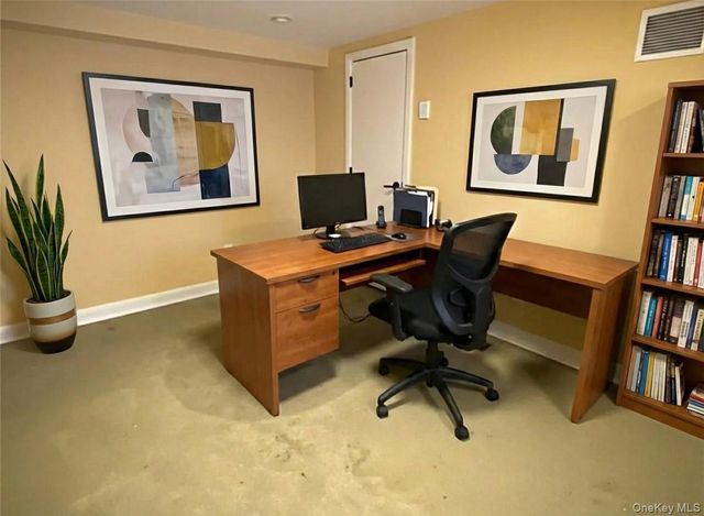 1 Hillcrest Place, Locust Valley, NY 11560