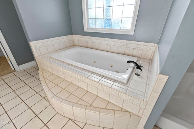 32 Capri Drive, Greeneville, TN 37745