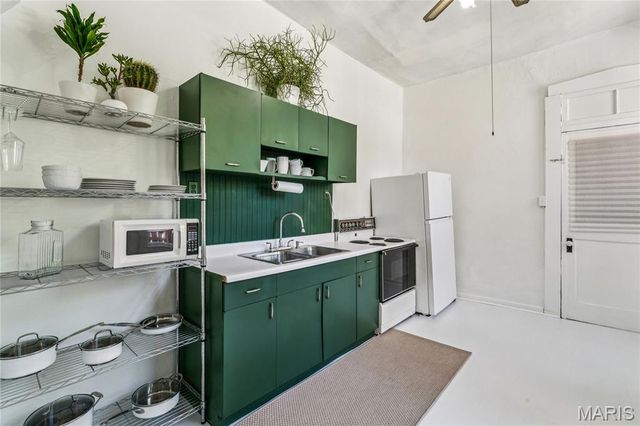 2630 Geyer Avenue, St Louis, MO 63104