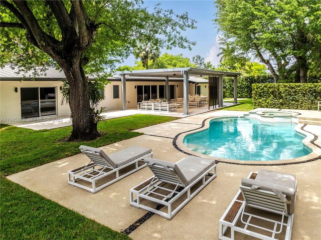 8525 SW 54th Ct, Miami, FL 33143