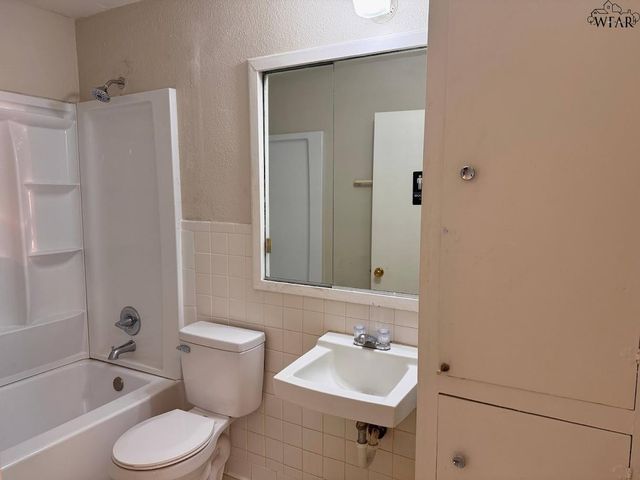 2907 MOFFETT AVENUE, Wichita Falls, TX 76308