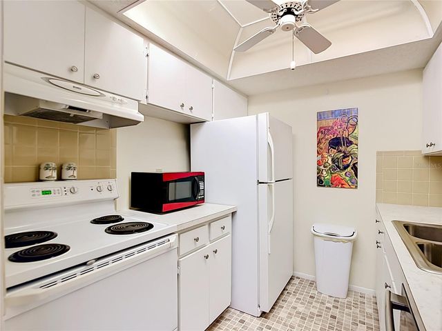 5 QUAILS RUN BOULEVARD 9, Englewood, FL 34223
