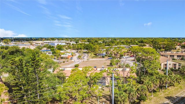5 QUAILS RUN BOULEVARD 9, Englewood, FL 34223
