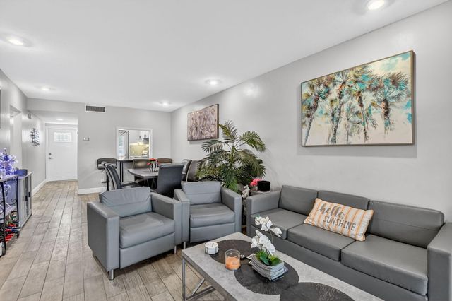 300 NE 20th Street 7060, Boca Raton, FL 33431