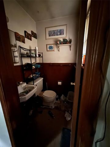 3905 Parkwoods Lane, Midwest City, OK 73110