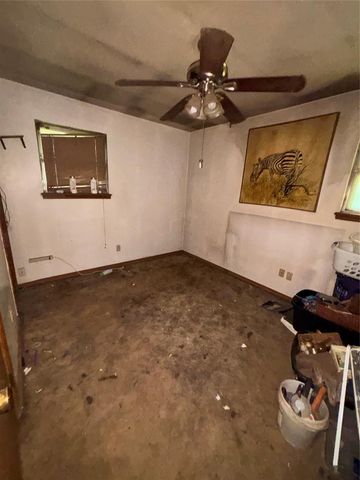 3905 Parkwoods Lane, Midwest City, OK 73110