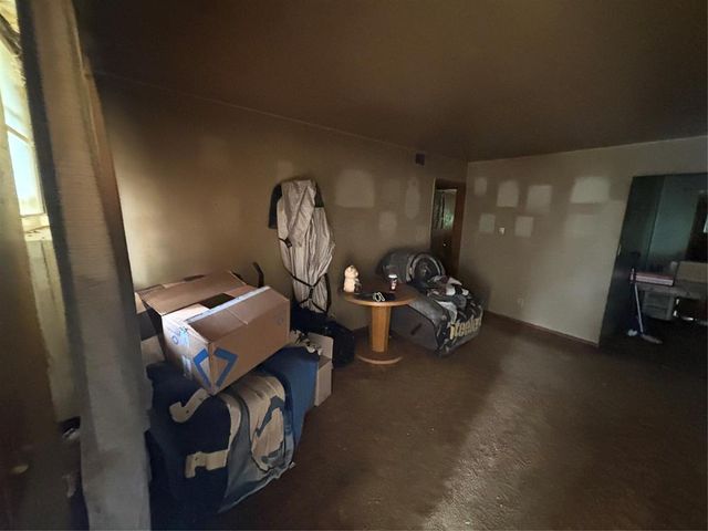 3905 Parkwoods Lane, Midwest City, OK 73110