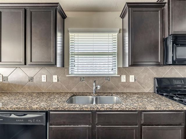 8128 NW 107th Street, Oklahoma City, OK 73162