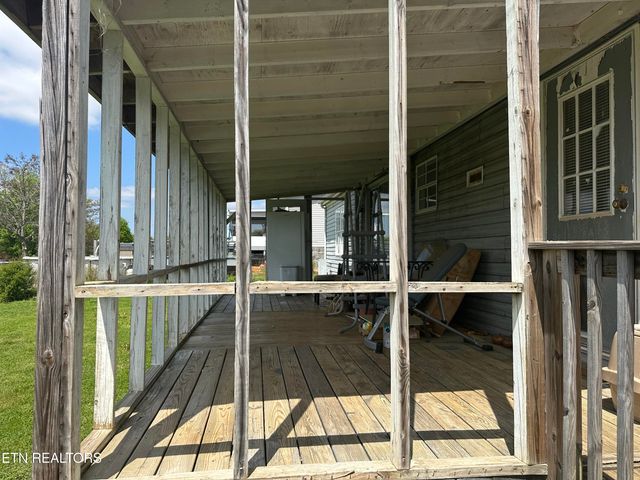 1009 Ridge View Rd, Maryville, TN 37801