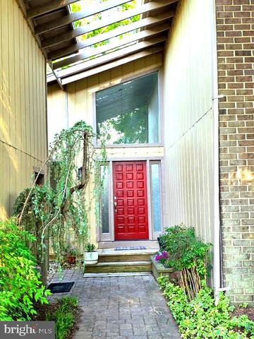 9013 FORT CRAIG DR, Burke, VA 22015