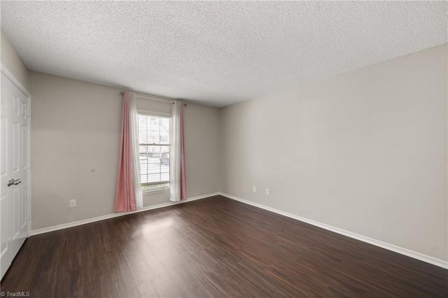 3959 Valley Court F, Winston-salem, NC 27106