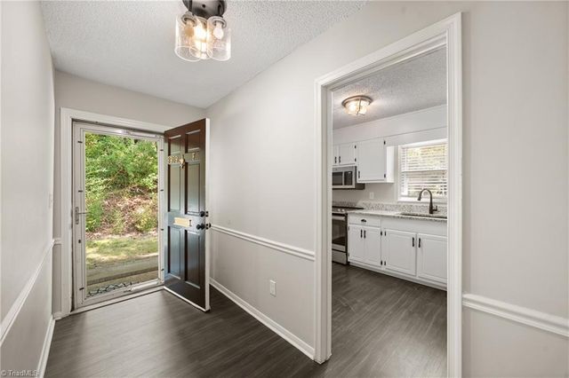 3959 Valley Court F, Winston-salem, NC 27106