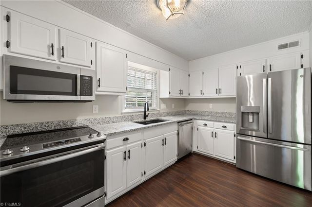3959 Valley Court F, Winston-salem, NC 27106