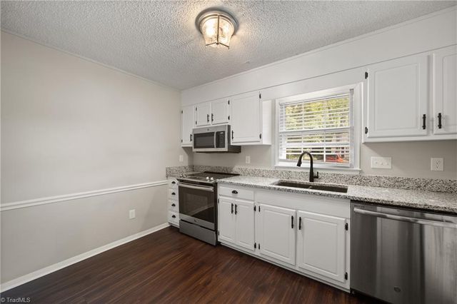 3959 Valley Court F, Winston-salem, NC 27106