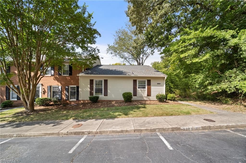 3959 Valley Court F, Winston-salem, NC 27106