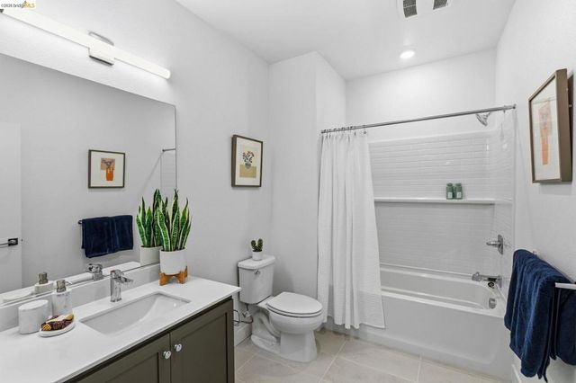 500 Somi CT 209, Hayward, CA 94544