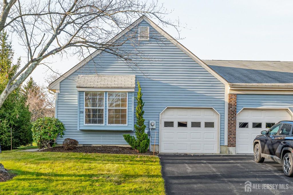 29 Hillsborough Road, Monroe, NJ 08831