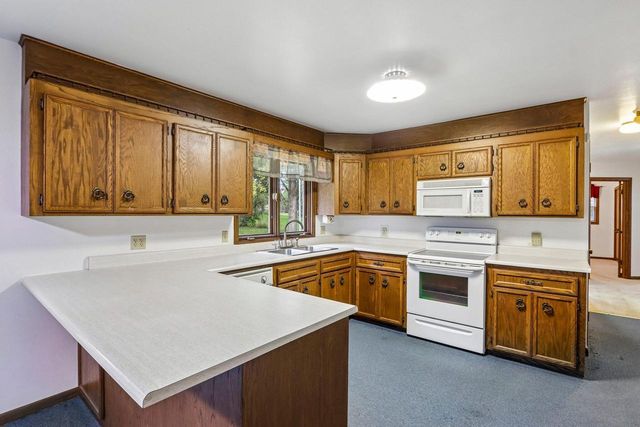 685 Oak DRIVE, Jefferson, WI 53549