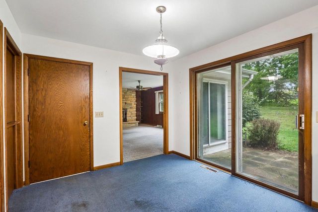 685 Oak DRIVE, Jefferson, WI 53549