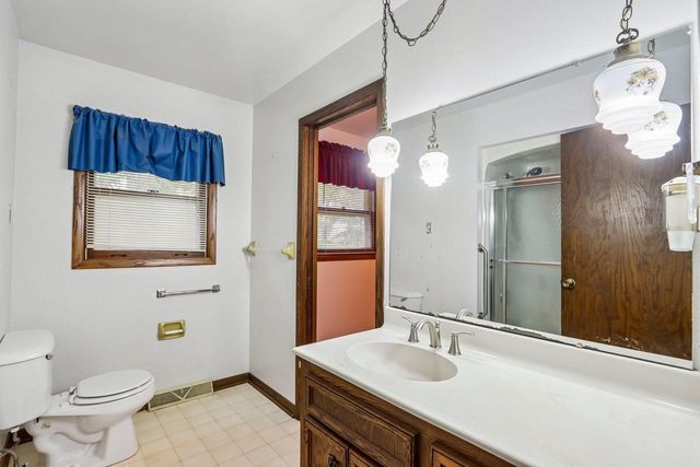 685 Oak DRIVE, Jefferson, WI 53549