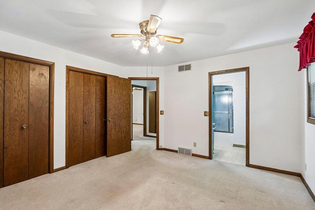 685 Oak DRIVE, Jefferson, WI 53549