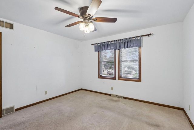 685 Oak DRIVE, Jefferson, WI 53549