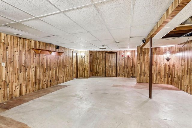 685 Oak DRIVE, Jefferson, WI 53549